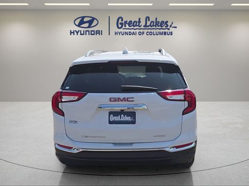 Used 2023 GMC Terrain SLT AWD/4WD image 4
