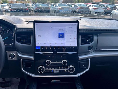 Used 2024 Ford Expedition XLT RWD image 35