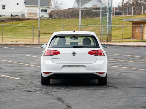Used 2016 Volkswagen e-Golf SE w/ DC Fast Charging Package image 6