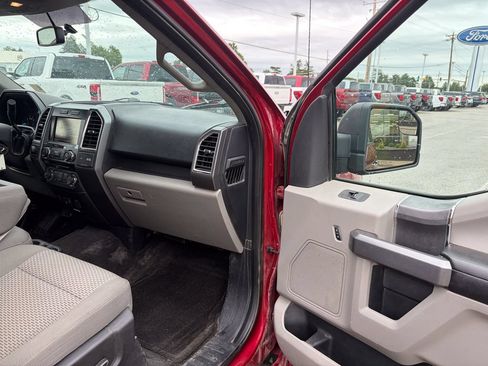 Used 2015 Ford F150 XLT w/ Equipment Group 302A Luxury AWD/4WD image 13
