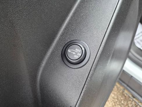 Used 2024 Chevrolet Equinox LT FWD image 15