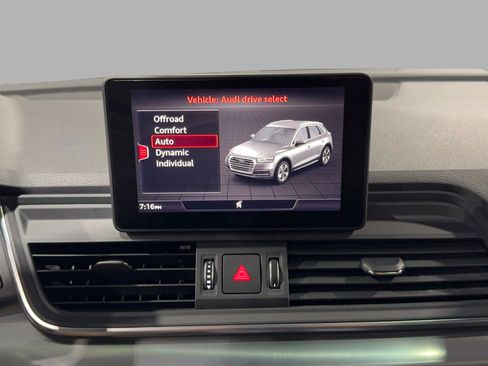 Used 2020 Audi Q5 2.0T Premium w/ Titanium Sport Package image 37