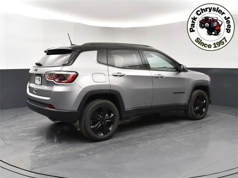 Used 2020 Jeep Compass Latitude image 6