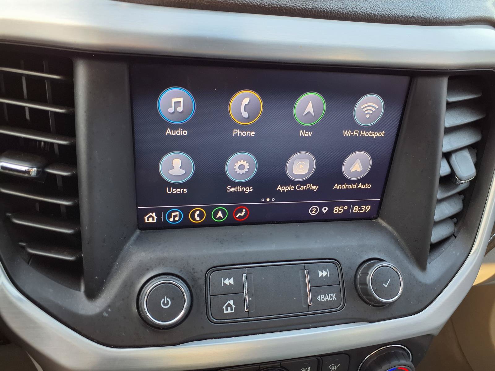 Used 2022 GMC Acadia SLT w/ Preferred Package FWD image 4