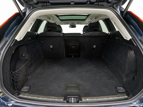 Used 2022 Volvo XC60 B5 Inscription w/ Advanced Package image 34