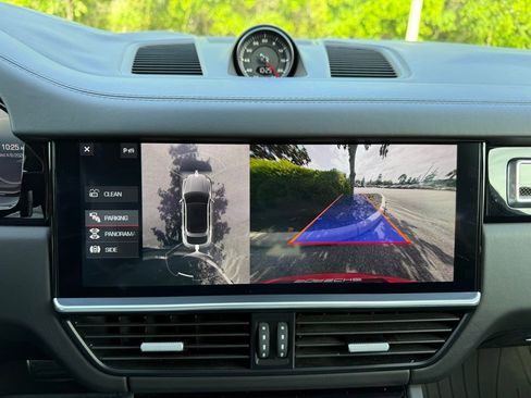 Certified 2020 Porsche Cayenne Turbo AWD/4WD image 12