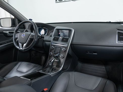 Used 2015 Volvo XC60 T6 w/ Proximity Package FWD image 14