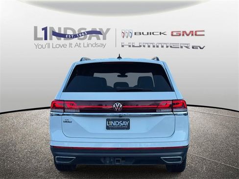Used 2024 Volkswagen Atlas SE image 3