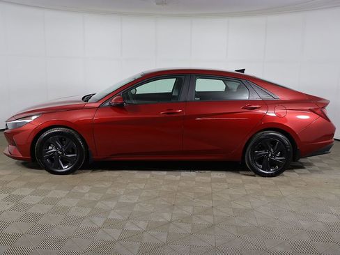 Used 2023 Hyundai Elantra SEL image 12