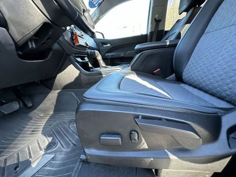Used 2019 Chevrolet Colorado Z71 AWD/4WD image 16