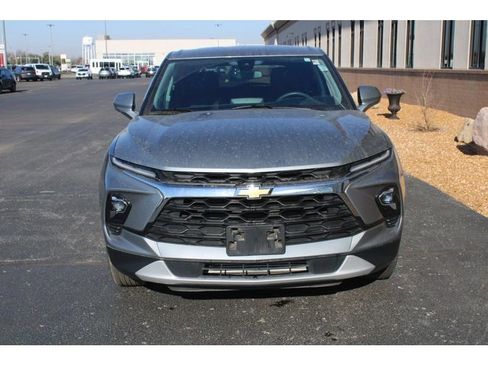 Used 2025 Chevrolet Blazer LT image 9