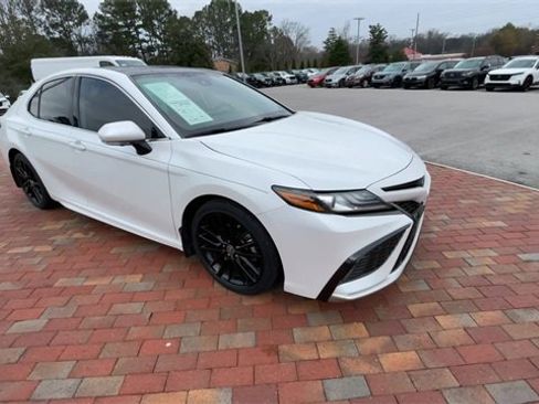 Used 2023 Toyota Camry XSE image 3