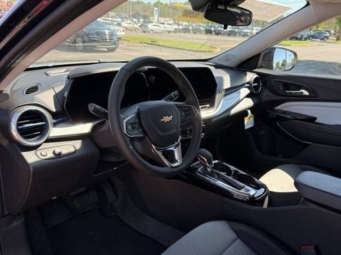 New 2026 Chevrolet Trax LT w/ LT Convenience Package FWD image 10