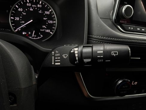 Used 2025 Nissan Rogue SV AWD/4WD image 40