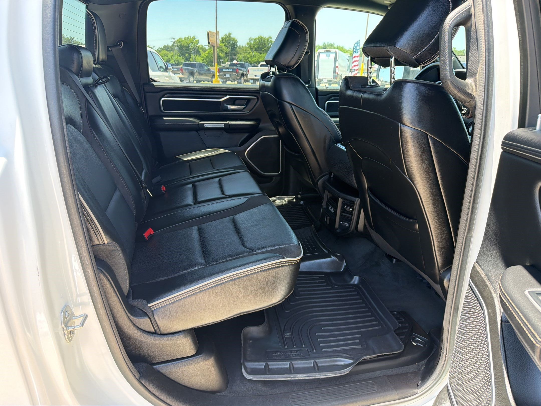 Used 2023 RAM 1500 Laramie AWD/4WD image 31