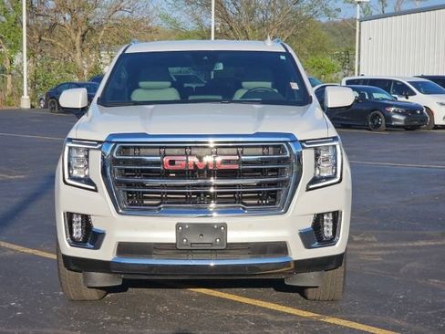 Used 2024 GMC Yukon SLT image 2