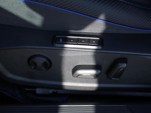 Used 2024 Volkswagen Golf R image 7