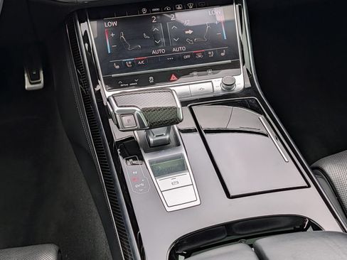 Used 2021 Audi S8 L w/ S8 Executive Package AWD/4WD image 16