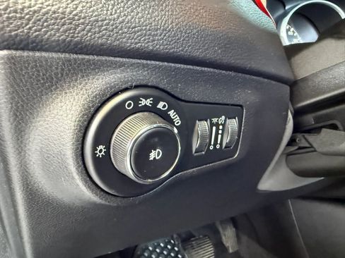 Used 2018 Jeep Compass Trailhawk w/ Navigation Group AWD/4WD image 37