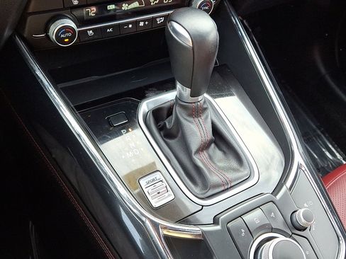 Certified 2023 MAZDA CX-9 Carbon Edition image 17