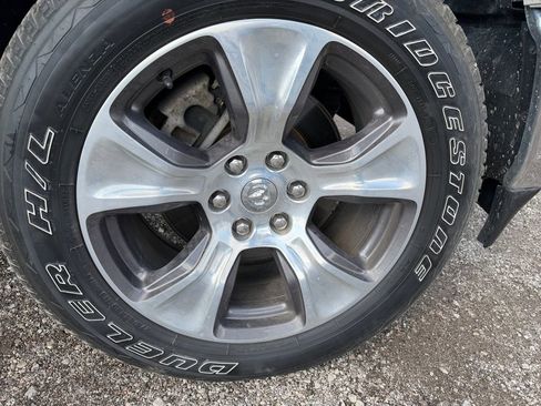 Used 2022 RAM 1500 Laramie AWD/4WD image 9
