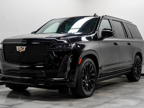 Used 2022 Cadillac Escalade ESV Sport Platinum w/ LPO, ONYX Package image 6