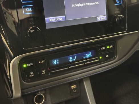 Used 2019 Toyota Corolla SE image 34