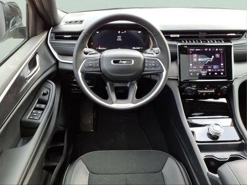 New 2025 Jeep Grand Cherokee Altitude AWD/4WD image 12