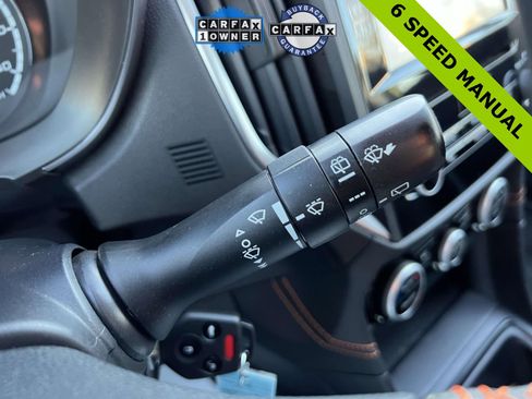 Used 2022 Subaru Crosstrek 2.0i Premium image 27