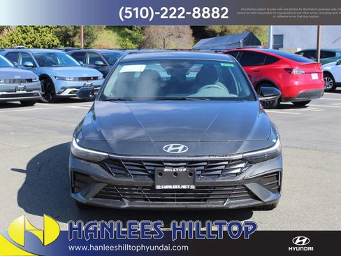 New 2025 Hyundai Elantra SEL image 4