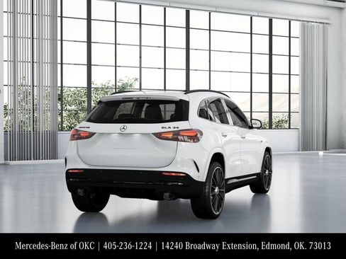 New 2026 Mercedes-Benz GLA 35 AMG 4MATIC image 23