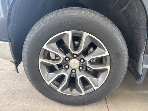 Used 2022 Chevrolet Silverado 1500 LT image 11