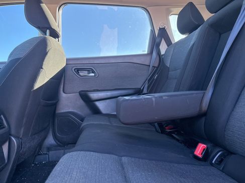 Certified 2023 Nissan Rogue SV image 22