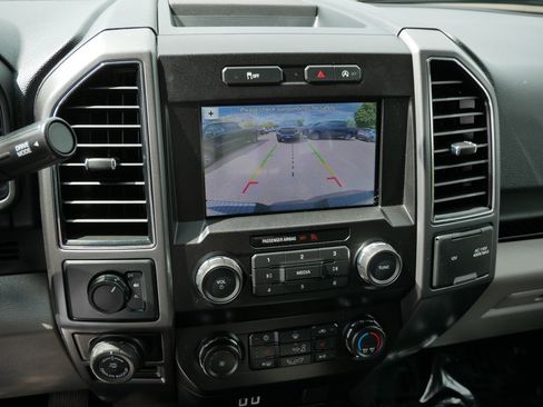Used 2019 Ford F150 XLT w/ Equipment Group 302A Luxury AWD/4WD image 32