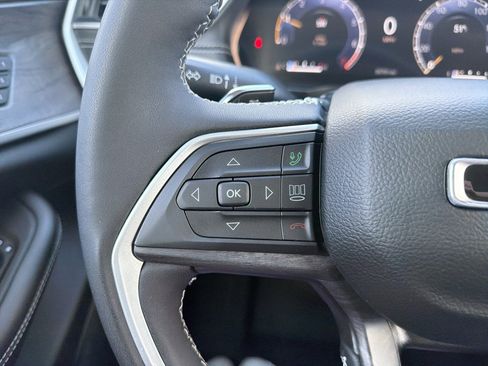 Certified 2023 Jeep Grand Cherokee Limited w/ Luxury Tech Group II AWD/4WD image 26