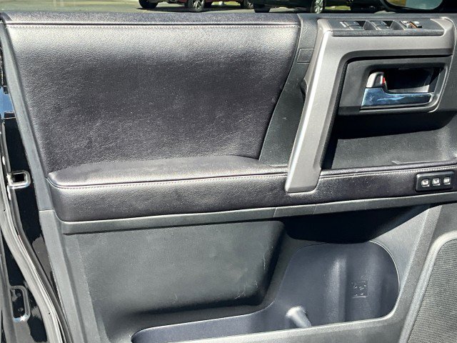 Used 2016 Toyota 4Runner Limited AWD/4WD image 30