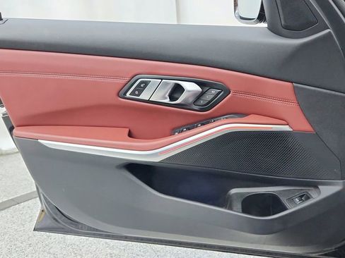 Used 2022 BMW 330i Sedan w/ M Sport Package image 16