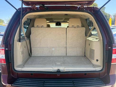 Used 2010 Lincoln Navigator 4WD image 22