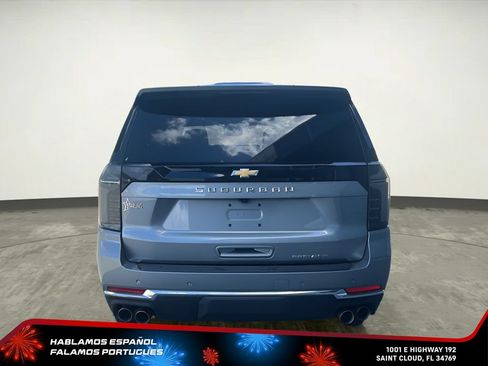 Used 2025 Chevrolet Suburban Premier RWD image 5