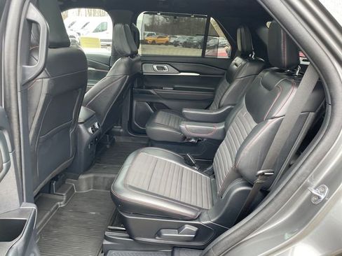 Used 2025 Ford Explorer ST-Line w/ Premium Package AWD/4WD image 19