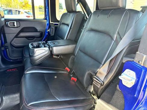 Used 2018 Jeep Wrangler Unlimited Rubicon w/ Dual Top Group image 25