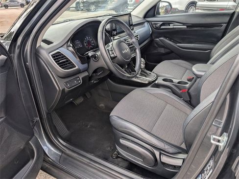 Used 2023 Kia Seltos S image 11