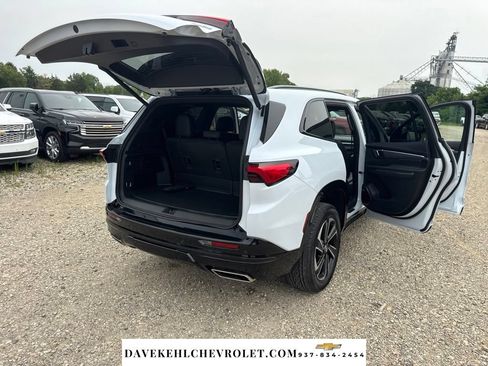 Used 2026 Buick Enclave Sport Touring w/ Power Package AWD/4WD image 45