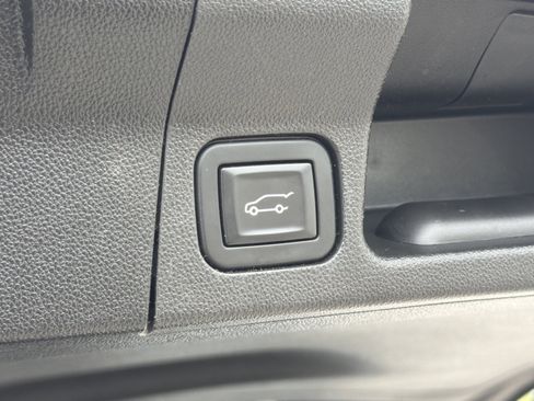 Used 2019 GMC Acadia SLT FWD image 15