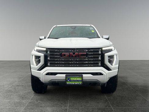 Used 2023 GMC Canyon Denali image 2