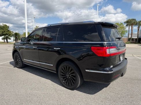 Used 2019 Lincoln Navigator Reserve image 3