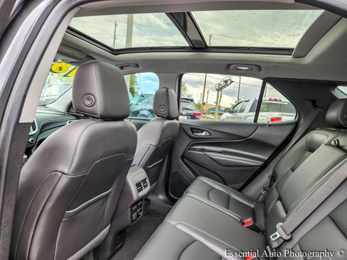 Used 2018 Chevrolet Equinox Premier FWD image 12