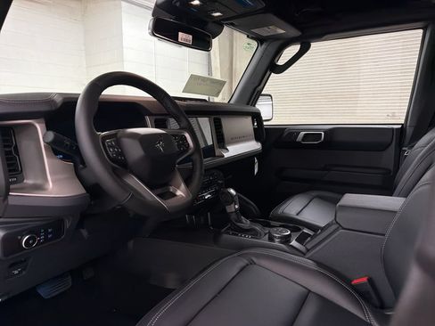 New 2026 Ford Bronco Outer Banks w/ Sasquatch Package AWD/4WD image 6