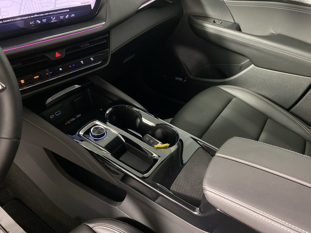 Used 2025 Buick Envision Preferred AWD/4WD image 21