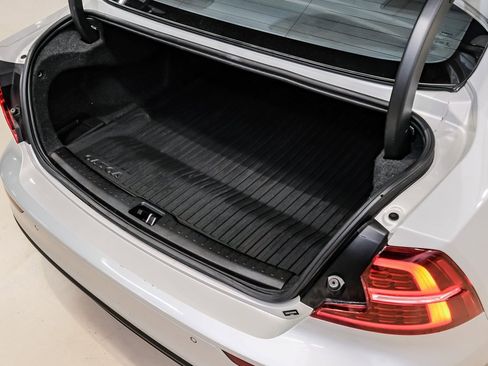 Used 2019 Volvo S60 T5 Momentum w/ Premium Package image 54